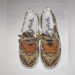 New In Box Gypsy Jazz Cream Tan Slip On Shoes